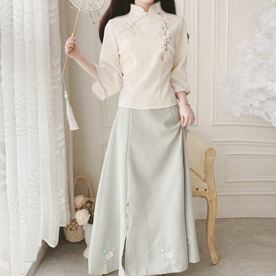 New style of embroidered girl’s Hanfu